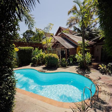 Passion Nai Harn Bed & Breakfast Bagian luar foto
