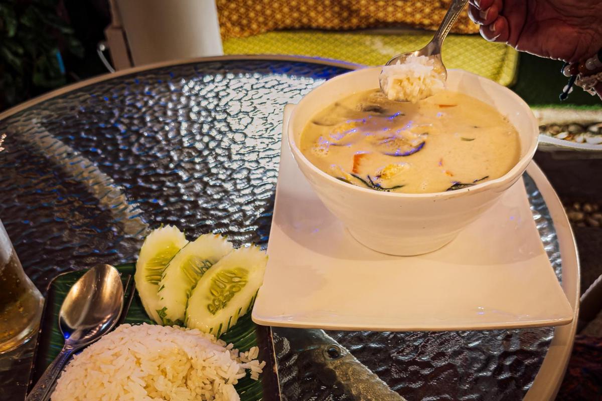 Passion Nai Harn Bed & Breakfast Bagian luar foto